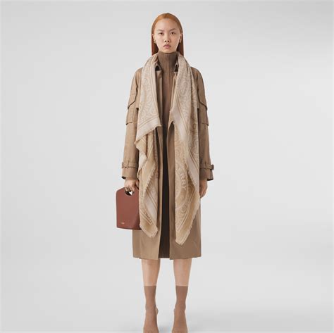 burberry mid camel scarf|Lightweight Logo Graphic Cashmere Jacquard Scarf in Camel.